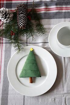 weihnachtsservietten falten tannenbaum servietten falten tannenbaum lavendelblog weihnachtsservietten falten tannenbaum servietten falten tannenbaum lavendelblog