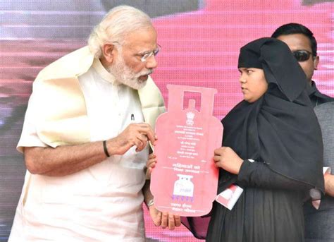 Modi launches scheme to provide free LPG connections to poor - Rediff ...