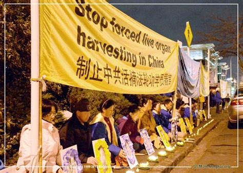 New Zealand: Các học viên tổ chức thắp nến tưởng niệm trước Đại sứ quán ...