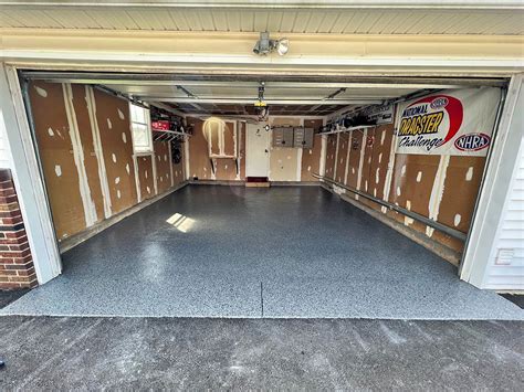 What Do Customers Say About One-Day Garage Floor Installations?