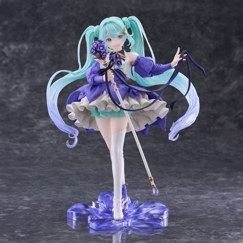 Hatsune Miku Figure Birthday 2024 Version | Elbenwald