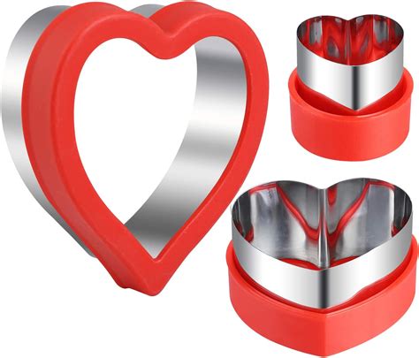 Amazon.com: Wilton Comfort Grip Heart Cutter: Valentines Cookie Cutters ...