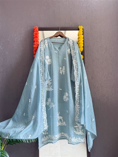 Luxurious Mul chanderi appliqué work suit – Kimkhwab