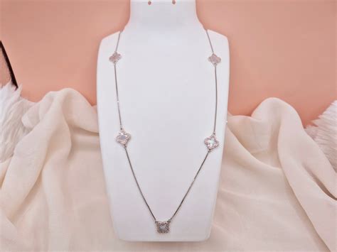 FLORAL MOP SILVER NECKLACE – Kinavah