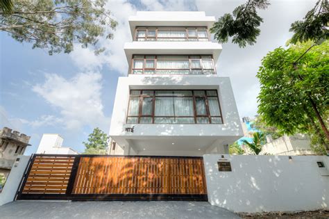 Stunning Exterior and Interior Design Ideas from a Bungalow in Mumbai ...