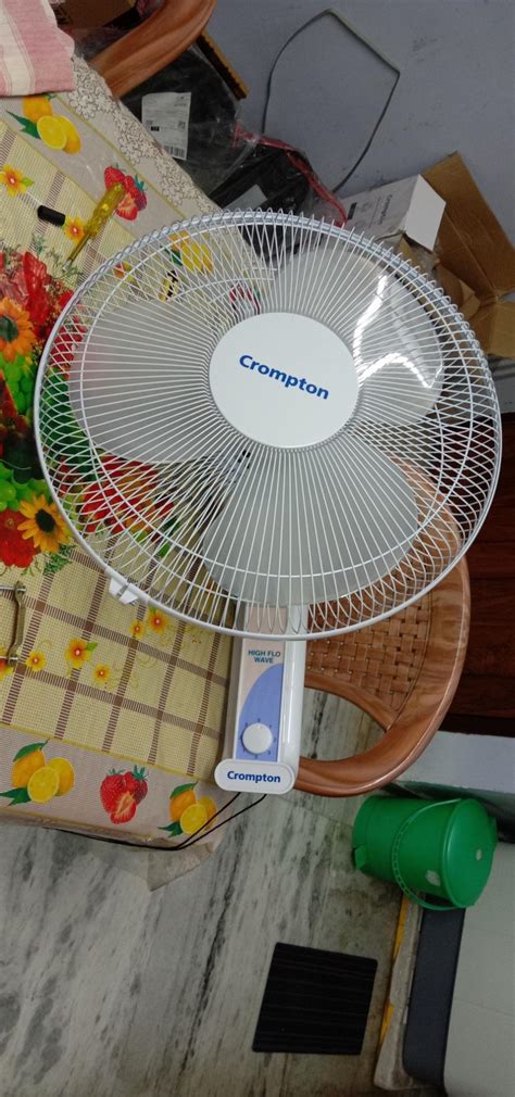 Crompton High Flo Wave Wall Mounted Fan (White, 400MM) : Amazon.in ...