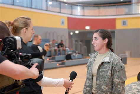 16th Sust. Bde. NCO teaches lifesaving skill to Soldiers through the ...
