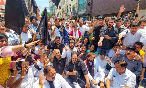 Art 370 abrogation anniversary: Cong and PDP protest, BJP celebrates; J ...