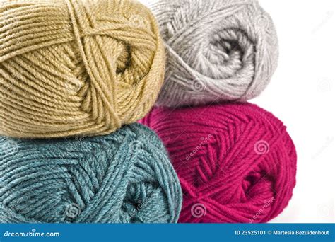 Woollen Thread Design 的图像结果