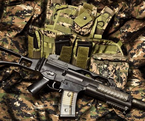 Download wallpaper equipment, automatic rifle, camouflage fabric ...