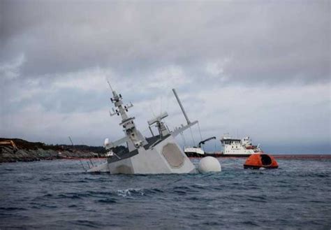 挪威护卫舰碰撞事故后继续下沉 几乎完全沉没