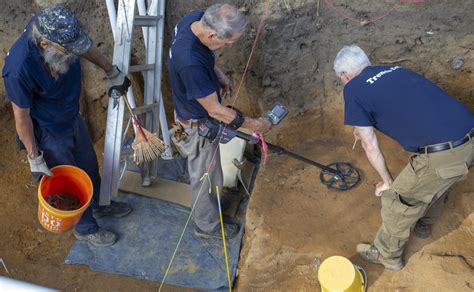 Take a Peek: 13 Revolutionary War Soldiers Discovered at Red Bank ...