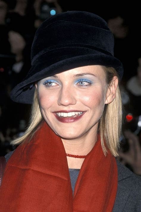 blue eyeshadow 2000s