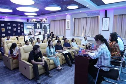 郑州经开区外国语小学组织开展线上教材通识培训活动-大河新闻