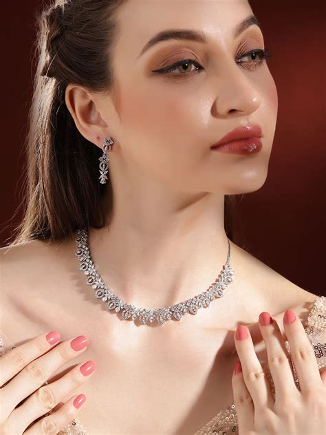 Best Place to buy online necklaces and Jewellery Sets | Priyaasi