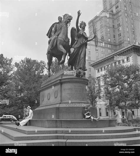 New York Statue General Sherman At 59th High Resolution Stock ...