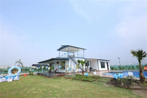 Unique Farmhouses In Noida For New Year Party