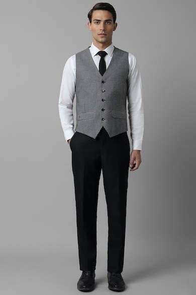 Buy Men Black Slim Fit Textured Formal Three Piece Suit Online ...