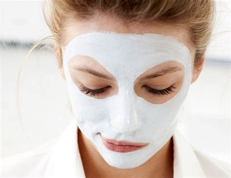 Prepare These Fruit Face Masks at Home and Get Clear Skin - lifeberrys.com