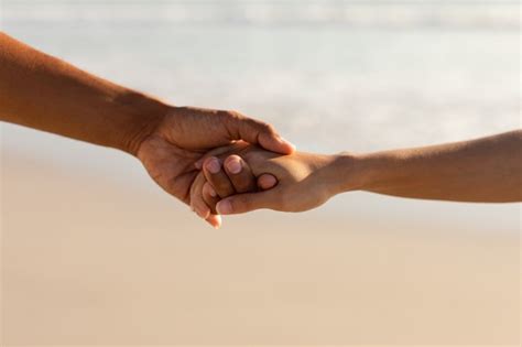 Hand in hand Bilder - Kostenloser Download auf Freepik