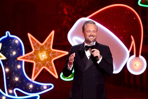 Nate Bargatze Christmas Special: Carrie Underwood's "Stretchy Pants"