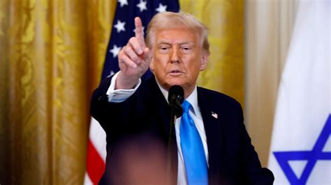 Judge blocks Trumps buyout offer to 2 million federal employees