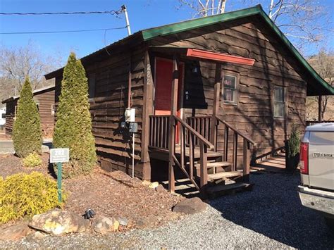 LAUREL BUSH RIVER FRONT CABINS (Sylva) - Campground Reviews & Photos ...