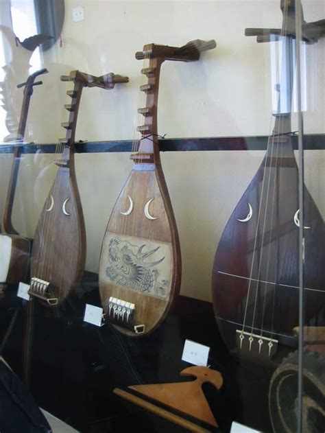 Musical Instruments Three Strings 的图像结果