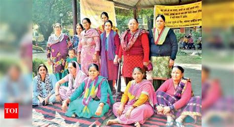 CHB, residents' federation sit on dharna, seek one-time settlement ...