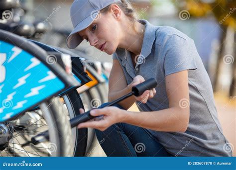 Woman Using Pump 的图像结果