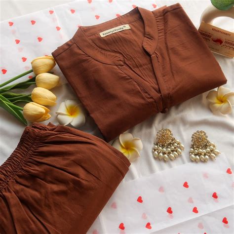 Buy Ethnic Wear for women online at best prices - KesariyaVanity.com