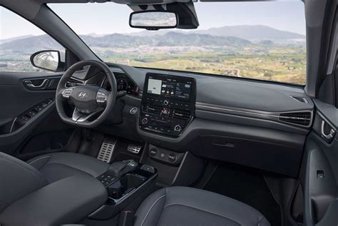New-Hyundai-IONIQ-Electric-Interior-(1) - Bilmagasinet