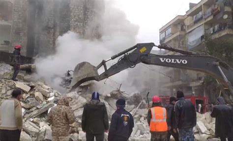 土耳其地震死亡人数上升至12391人！中国救援队从废墟中救出一名孕妇_腾讯新闻
