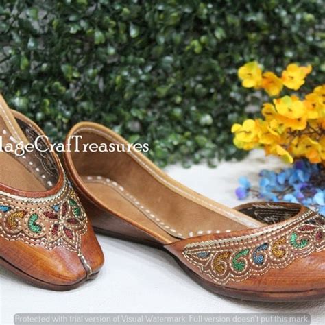 Punjabi Jutti for Ladies Leather Jutti Ethnic Shoes Indian - Etsy India