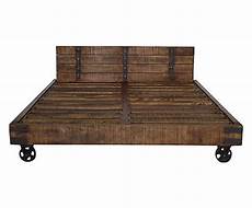 letti con rotelle struttura letto matrimoniale in legno con testiera e letti con rotelle struttura letto matrimoniale in legno con testiera e