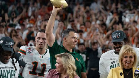 Mario Cristobal joins the show to discuss the CFP and Signing Day