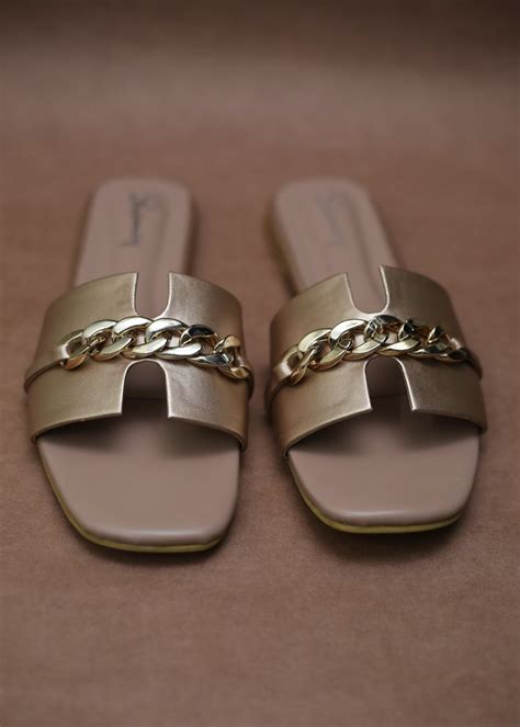 Get Metal Chain Embellished Solid Slides at ₹ 1099 | LBB Shop