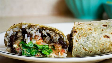 How to Roll a Burrito Best ? and the Best Homemade Salsa Recipe