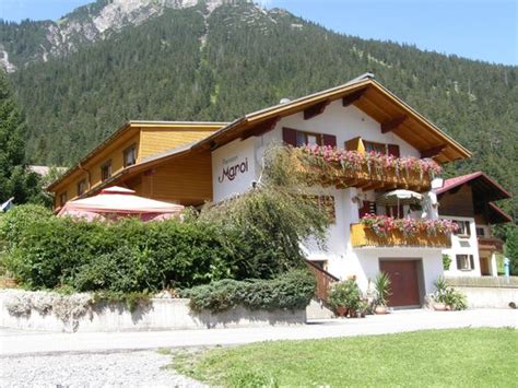 PENSION MAROI (Wald am Arlberg) - Inn Reviews, Photos, Rate Comparison ...