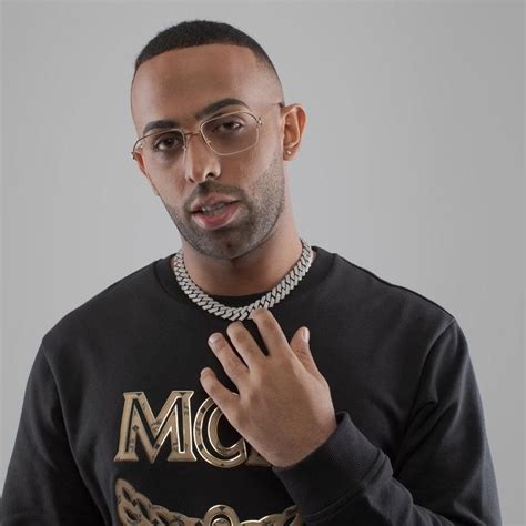 COCO CHANEL (PART. BAD BUNNY) - Eladio Carrion - LETRAS.COM