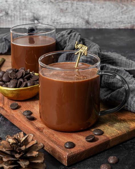 Hot Chocolate with Oat Milk (5-Minute Vegan Recipe)