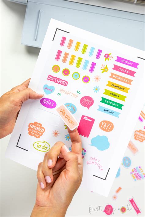 How to Make Stickers Using Cricut Maker 的图像结果