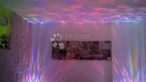 Kuća sa 4 stana okružena prekrasnom uređenom okućnicom i bazenom!