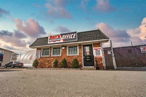 Ray's Auto Inc: Auto Body Shop Repair & Estimates in Waterbury CT