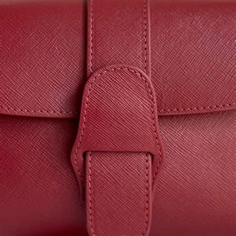 Claire Mini Envelope Clutch - Berry – Mai Soli