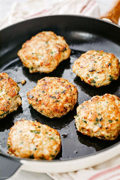 Easy Turkey Patties Recipe - Turkey Burger Recipe — Eatwell101