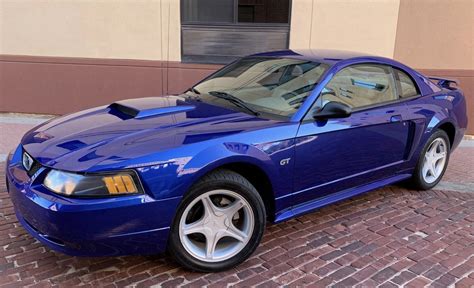 Ford Mustang GT 2000 in Blue