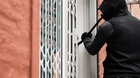 Robbery vs. Burglary: What's the Real Difference? - Mainor Wirth