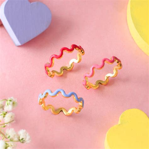 Valentine's Day Wavy Borderless Enamel Stackable Rings – VOYLLA