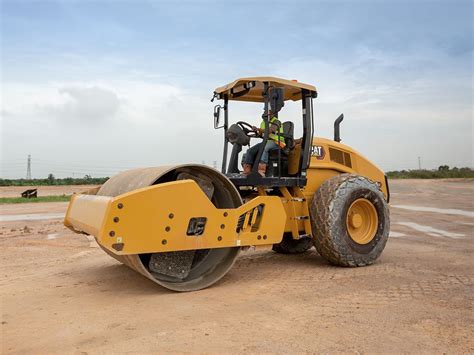 Using a Cat Compactor 的图像结果